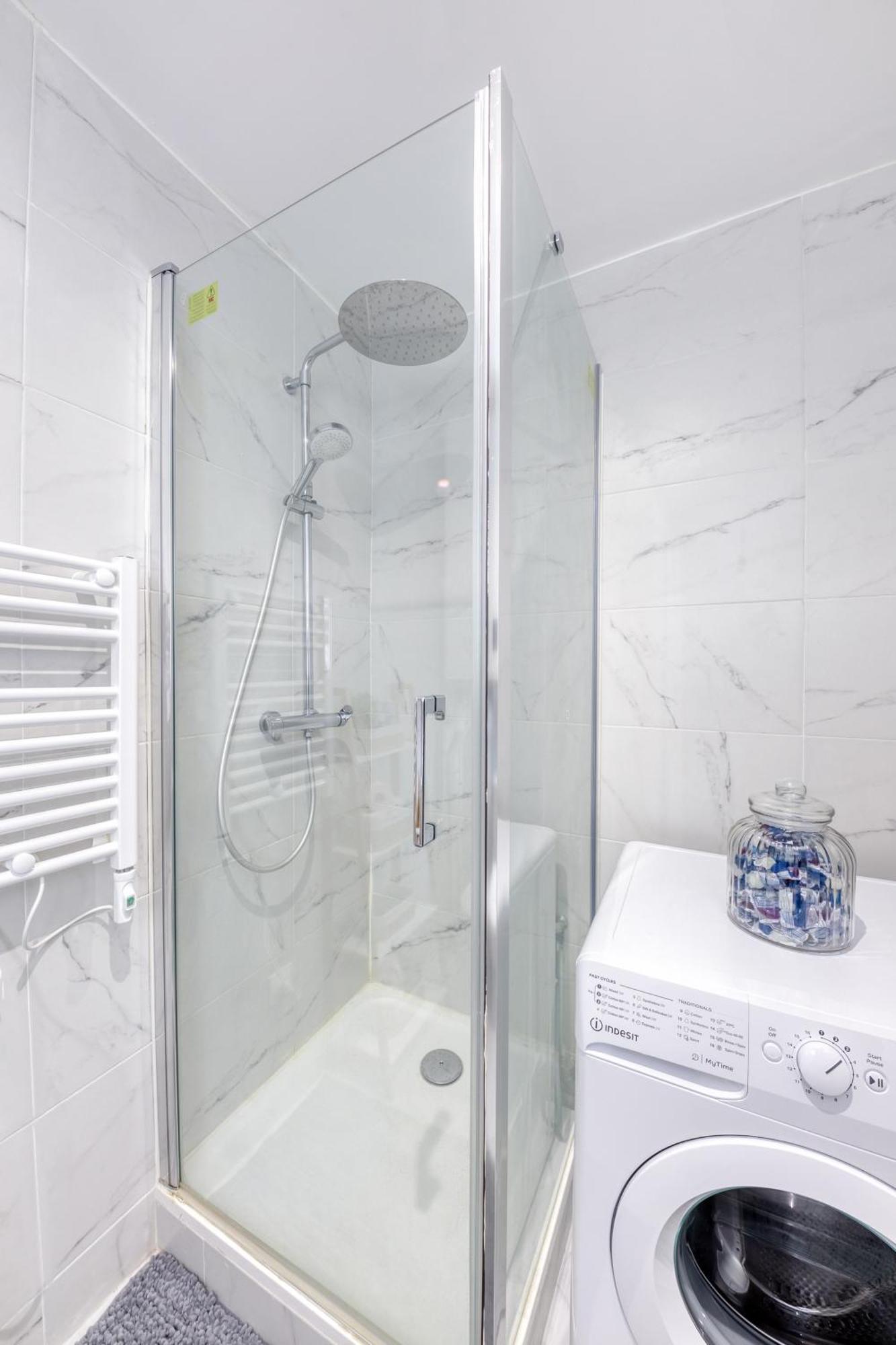Appartement - 4 Personnes - Parking Prive - Metro 7 - Rer B ลา คูร์เนิฟ ภายนอก รูปภาพ